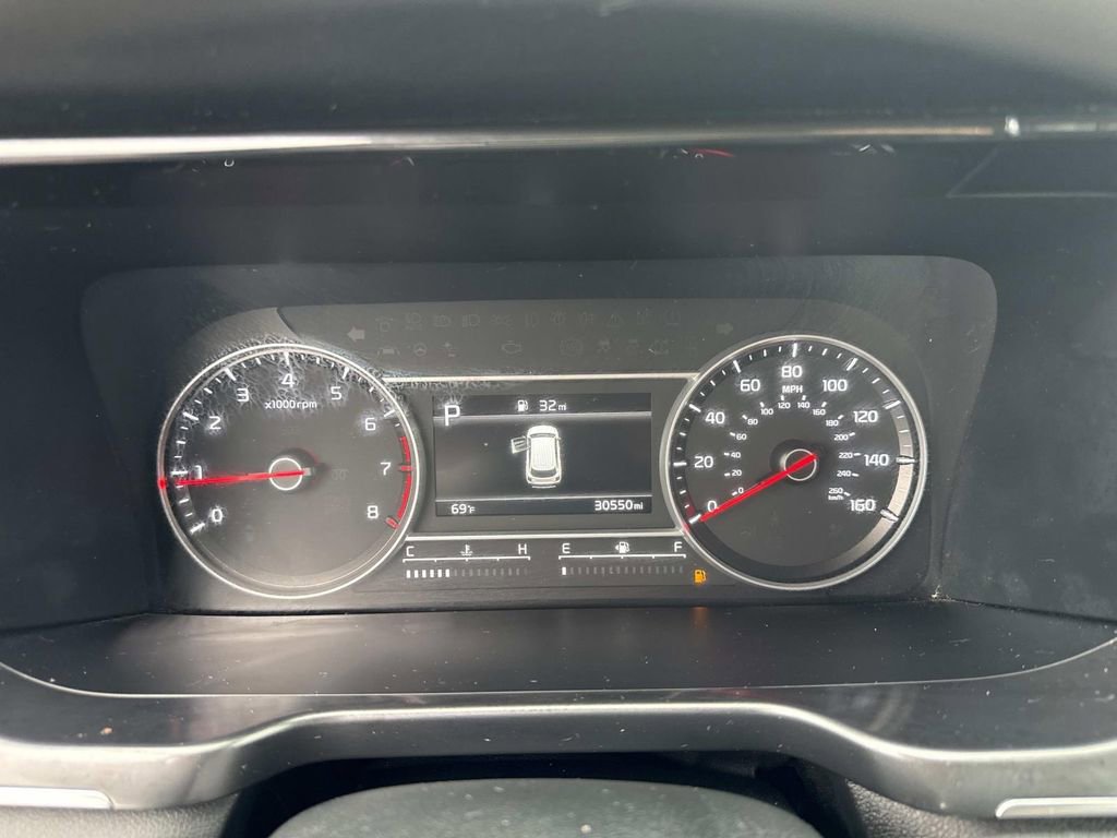 Used 2023 Kia Sorento LX image 30