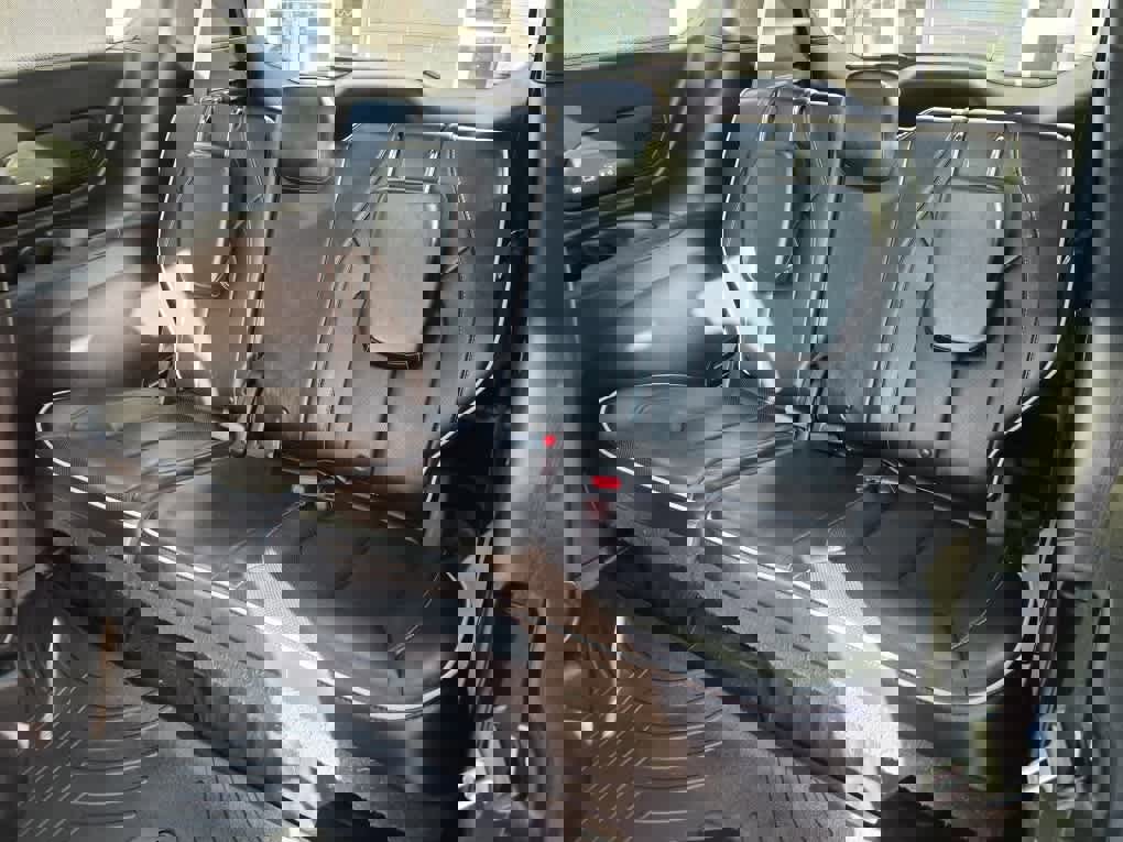 Used 2019 Chrysler Pacifica Limited w/ S Appearance Package image 6