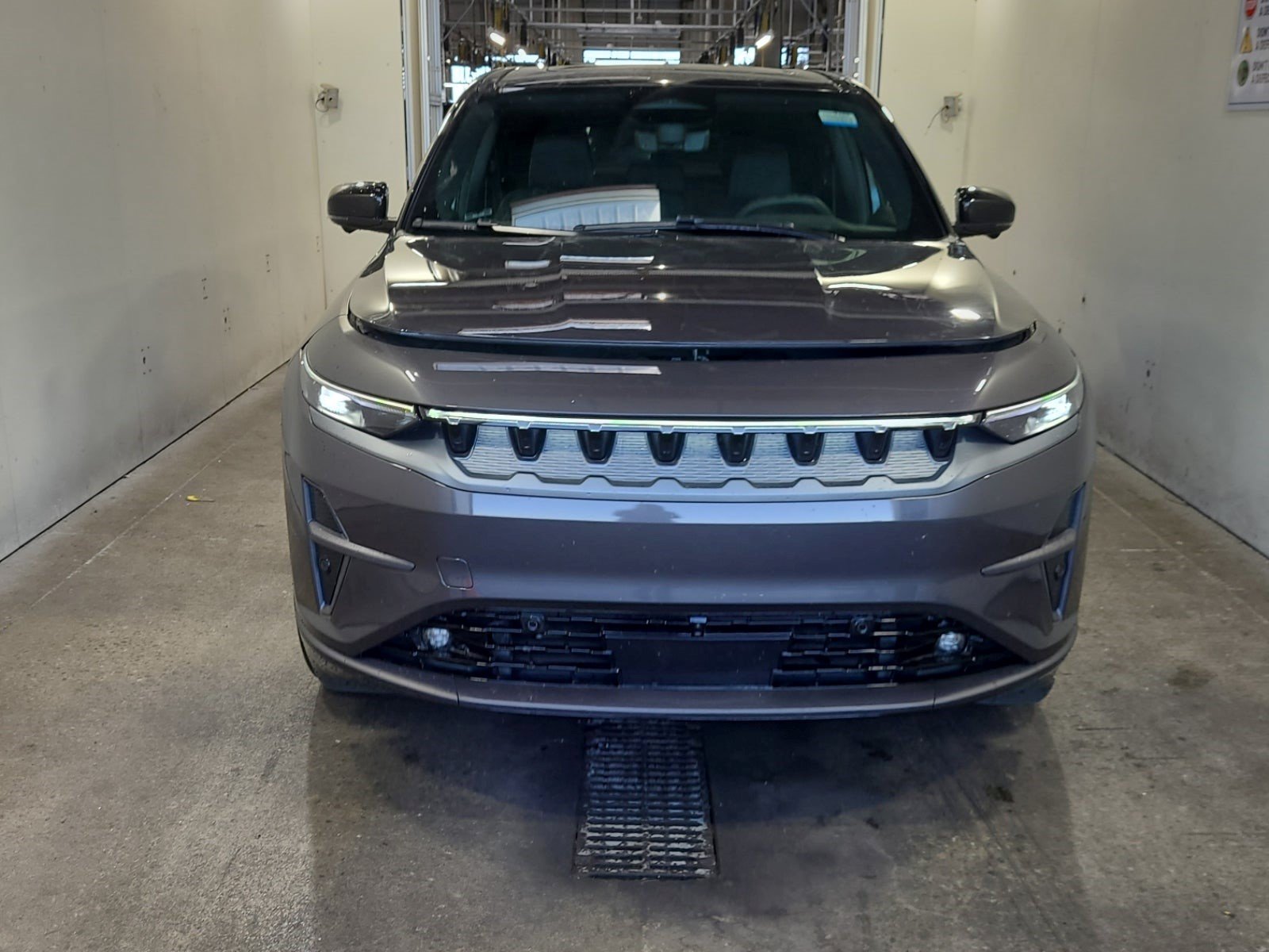 Used 2024 Jeep Wagoneer Launch Edition AWD/4WD image 3