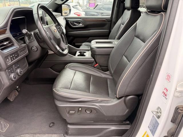 Used 2023 Chevrolet Suburban Premier image 7