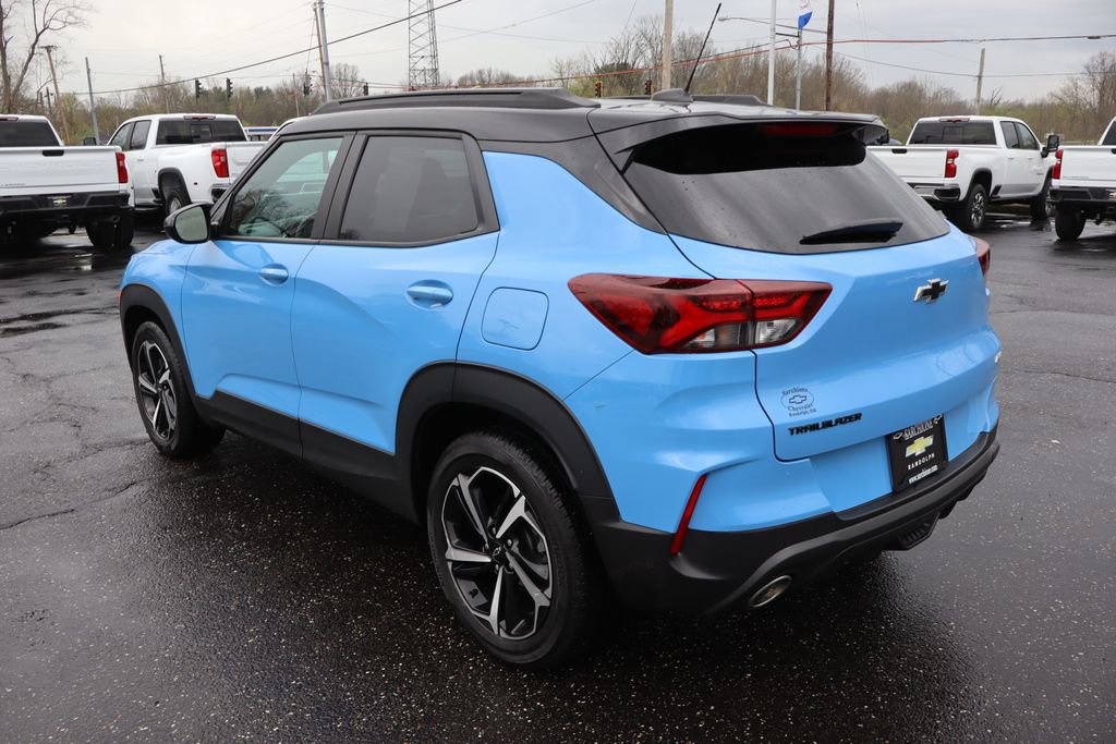 Used 2023 Chevrolet TrailBlazer RS w/ Sun and Liftgate Package image 3