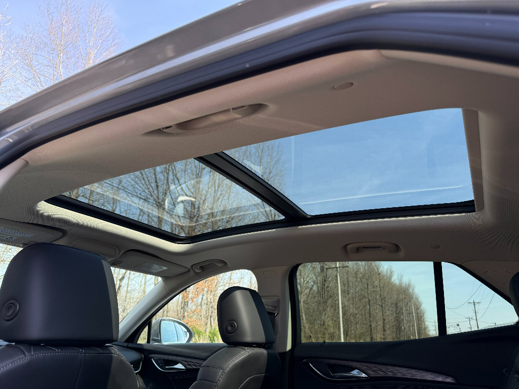 Used 2023 Buick Envision Avenir image 4