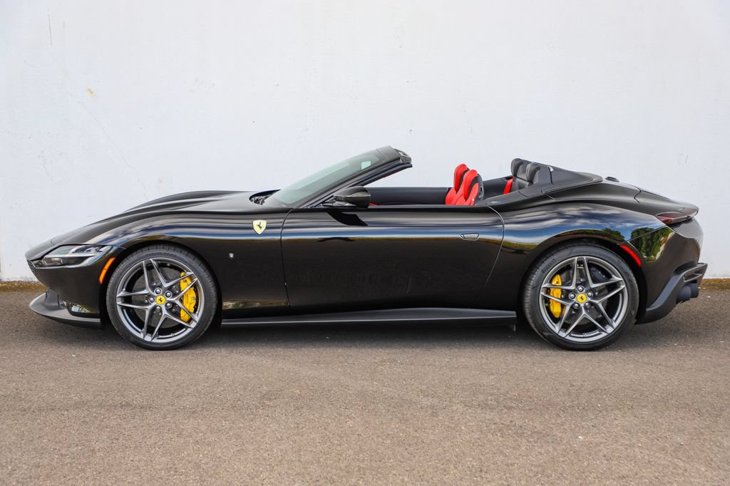 Certified 2025 Ferrari Roma Spider RWD image 11