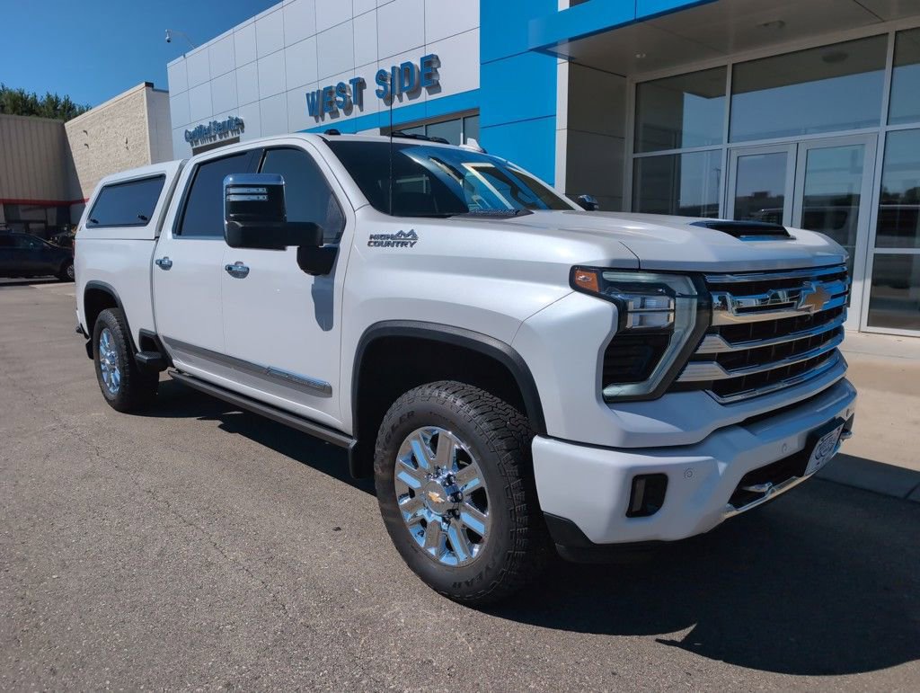 Used 2024 Chevrolet Silverado 3500 High Country w/ High Country Premium Package image 2