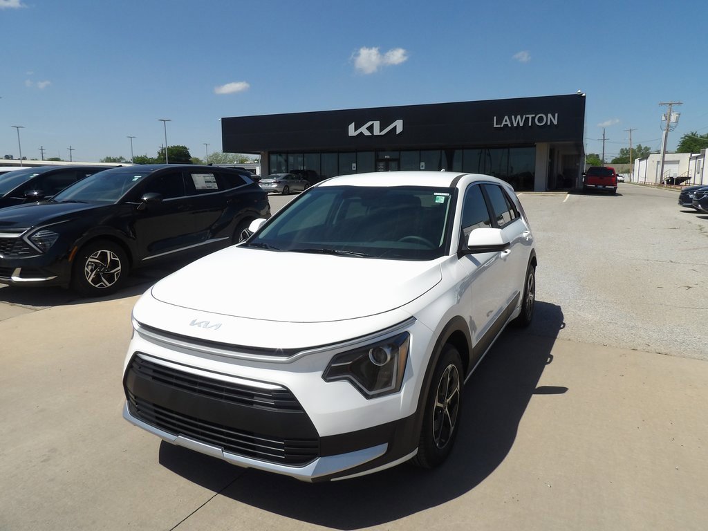 New 2025 Kia Niro LX image 2