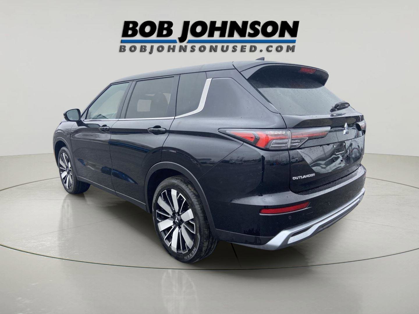 Used 2025 Mitsubishi Outlander SE image 15