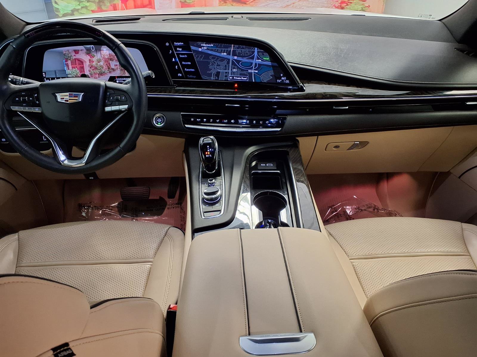 Certified 2024 Cadillac Escalade ESV Premium Luxury RWD image 17