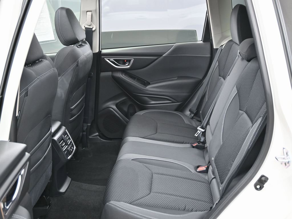Used 2024 Subaru Forester Premium image 33