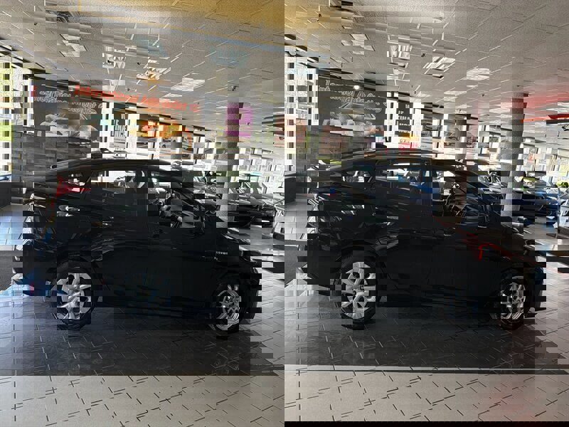 Used 2022 Toyota Prius LE image 6