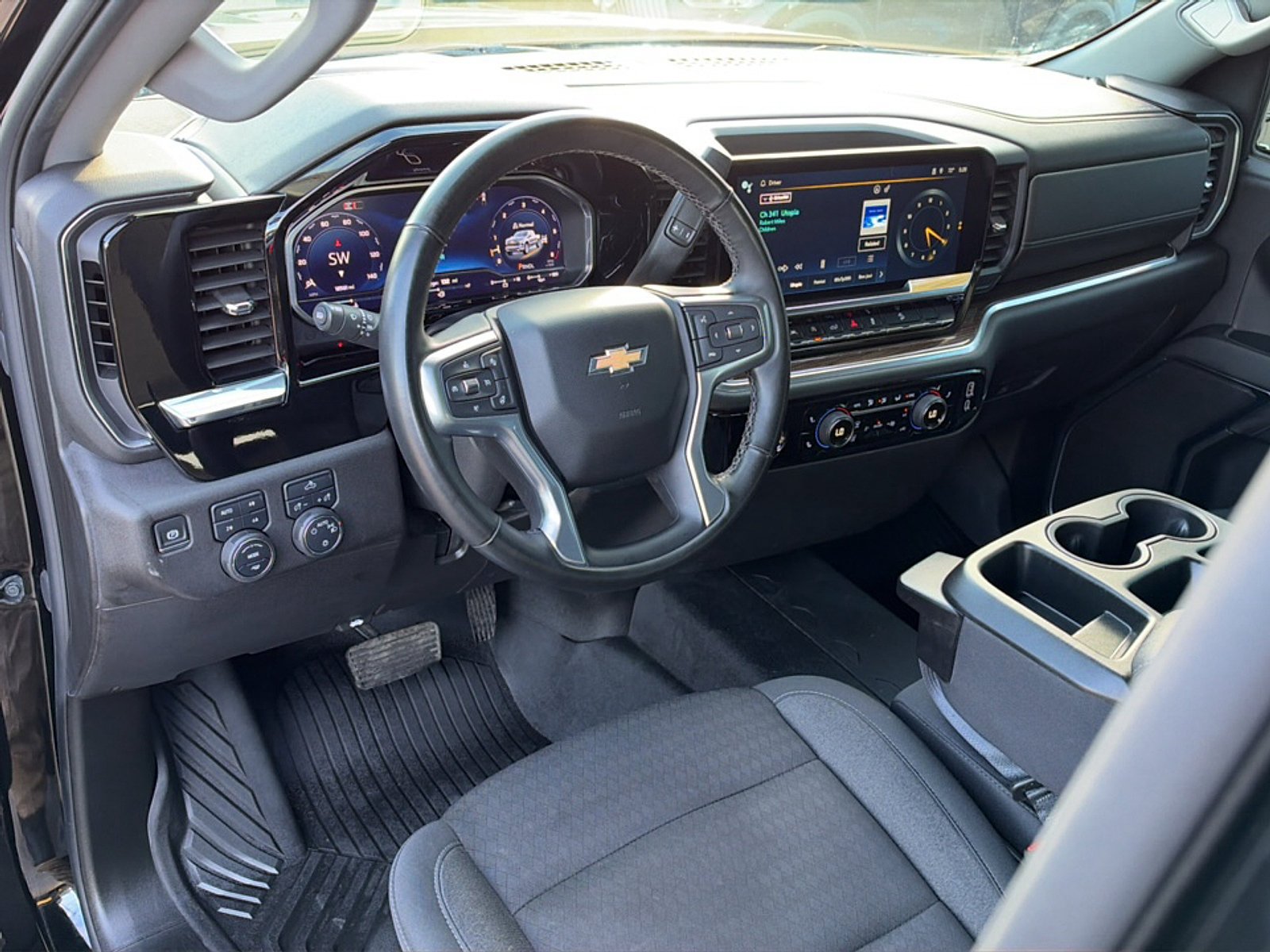 Used 2024 Chevrolet Silverado 1500 LT w/ Z71 Off-Road Package AWD/4WD image 10