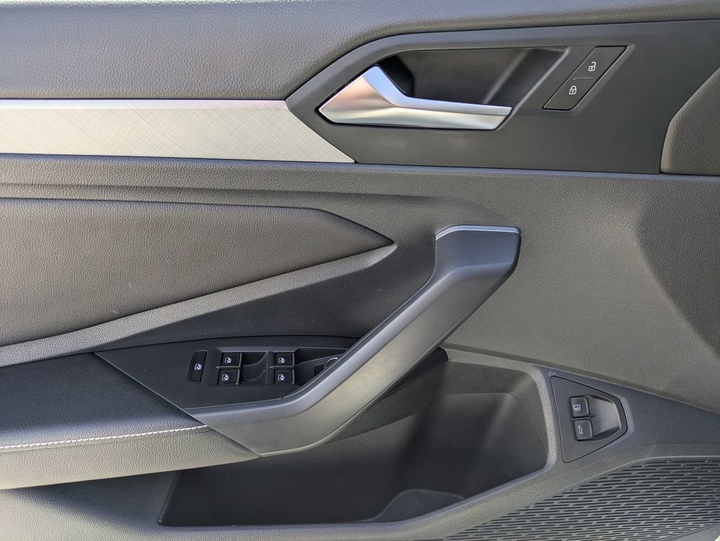Used 2023 Volkswagen Jetta SE FWD image 10