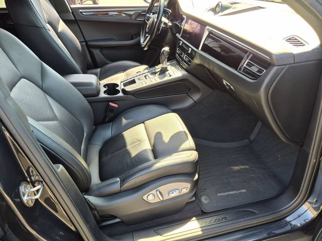Used 2019 Porsche Macan AWD/4WD image 32
