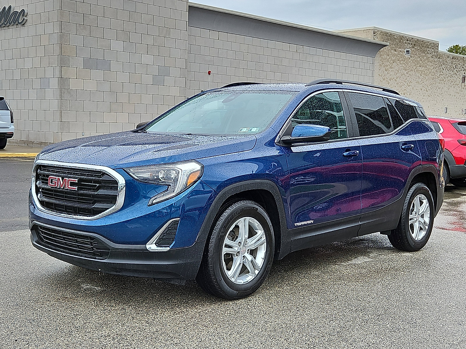 Used 2021 GMC Terrain SLE w/ Driver Convenience Package FWD image 3