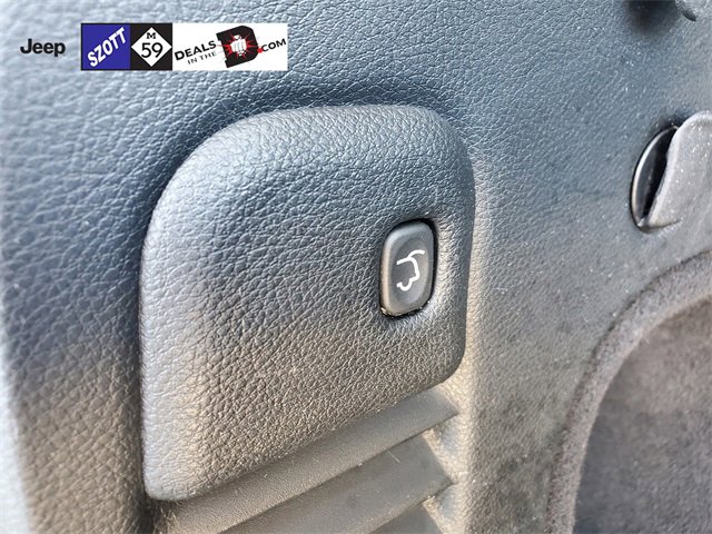 Used 2018 Jeep Grand Cherokee Altitude image 8