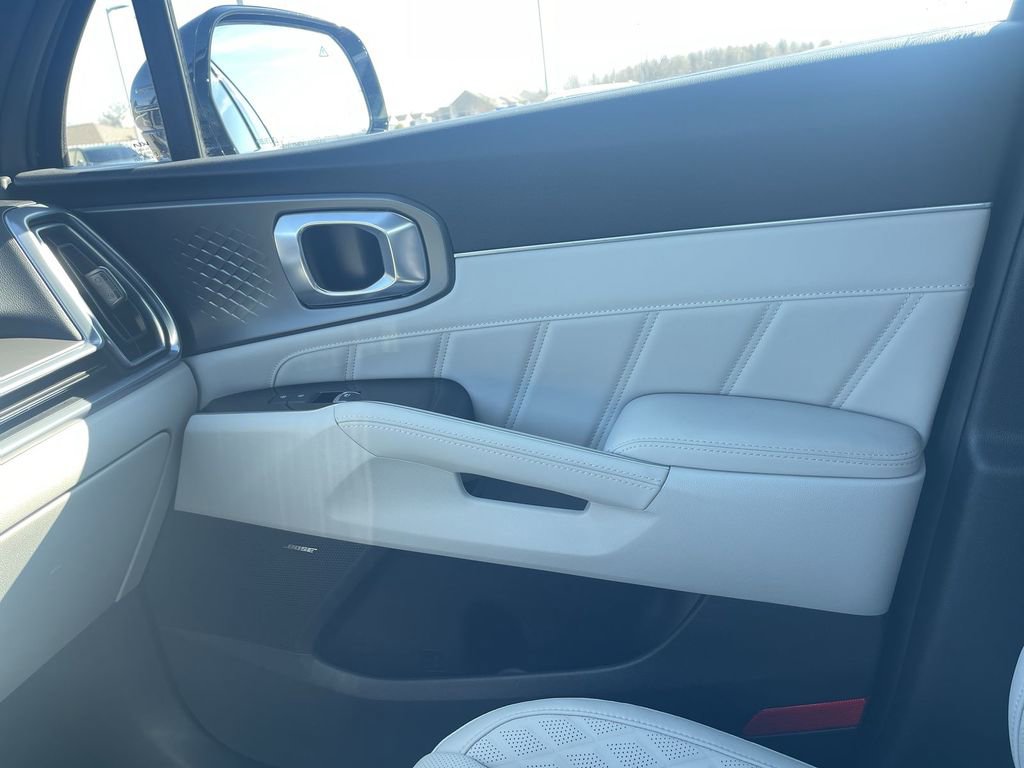 Used 2025 Kia Sorento SX Prestige image 32