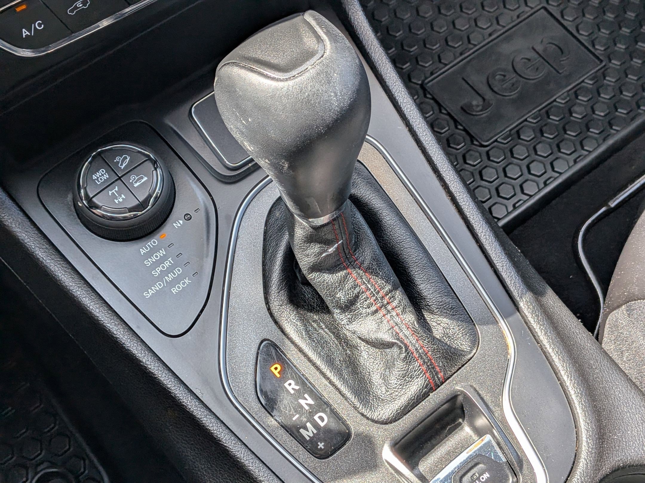 Used 2021 Jeep Cherokee Trailhawk image 23