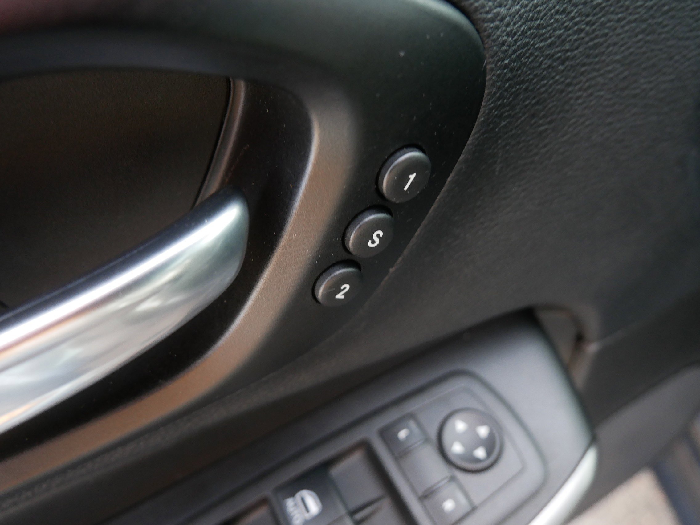 Used 2022 Jeep Cherokee Limited image 25