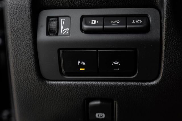 Used 2017 Cadillac ATS V w/ Luxury Package image 29