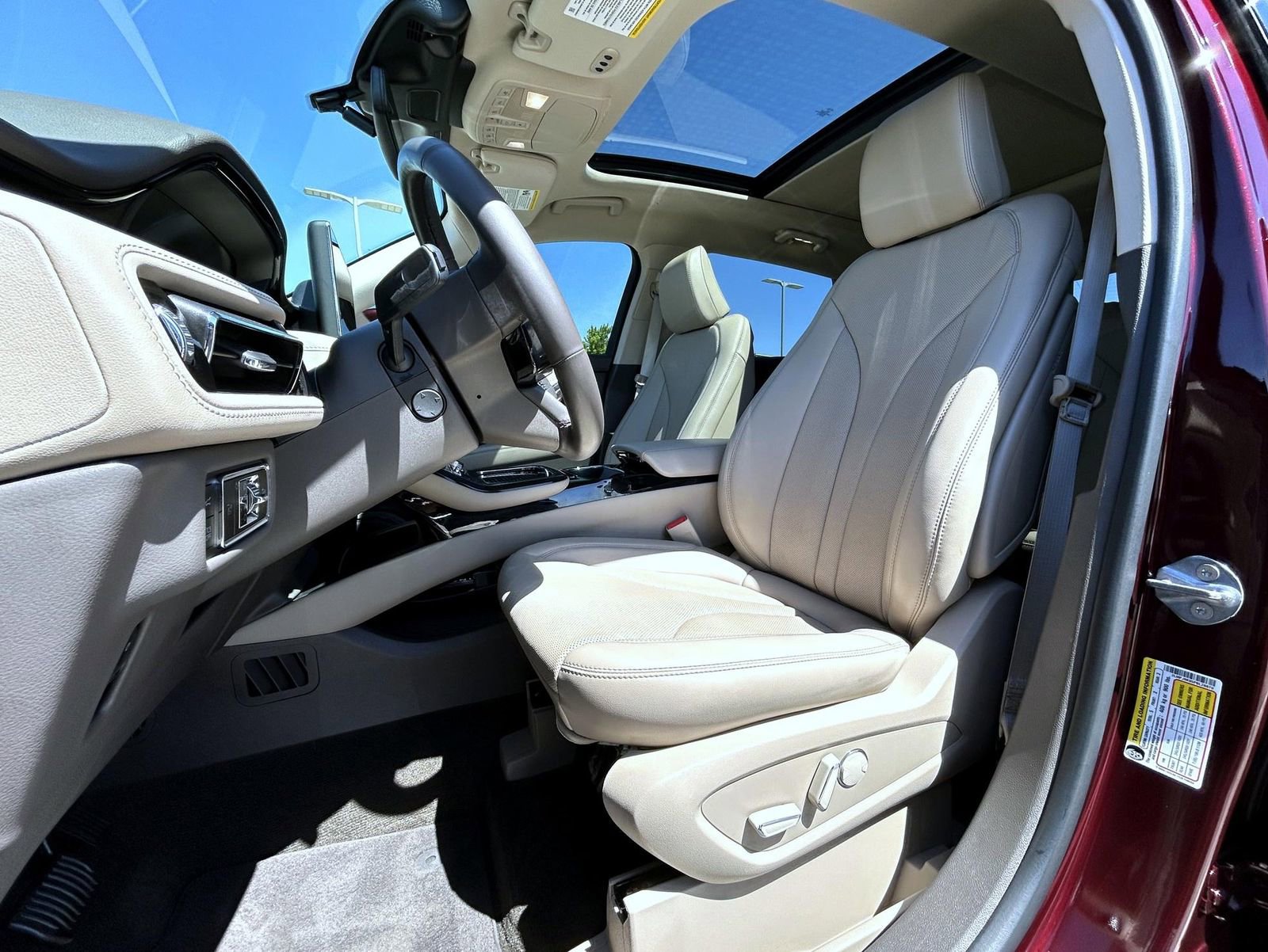 Used 2023 Lincoln Nautilus Reserve w/ Cargo Utility Package AWD/4WD image 10