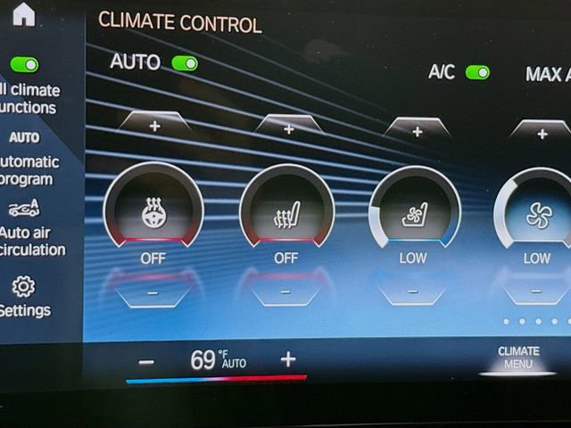 Used 2023 BMW X7 xDrive40i w/ M Sport Package image 21