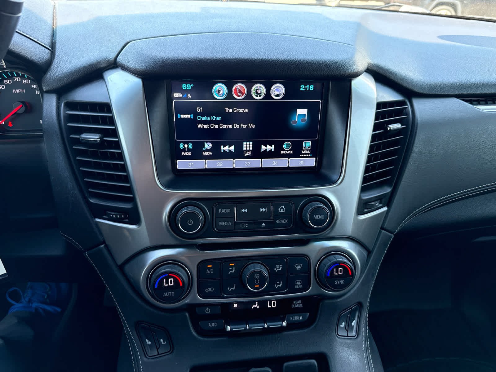 Used 2019 Chevrolet Tahoe LT AWD/4WD image 16