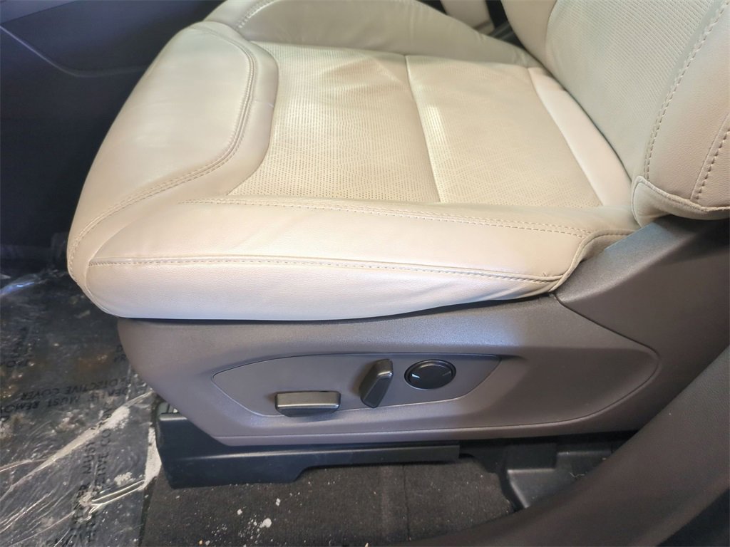 Used 2023 Ford Explorer Platinum w/ Technology Package image 14