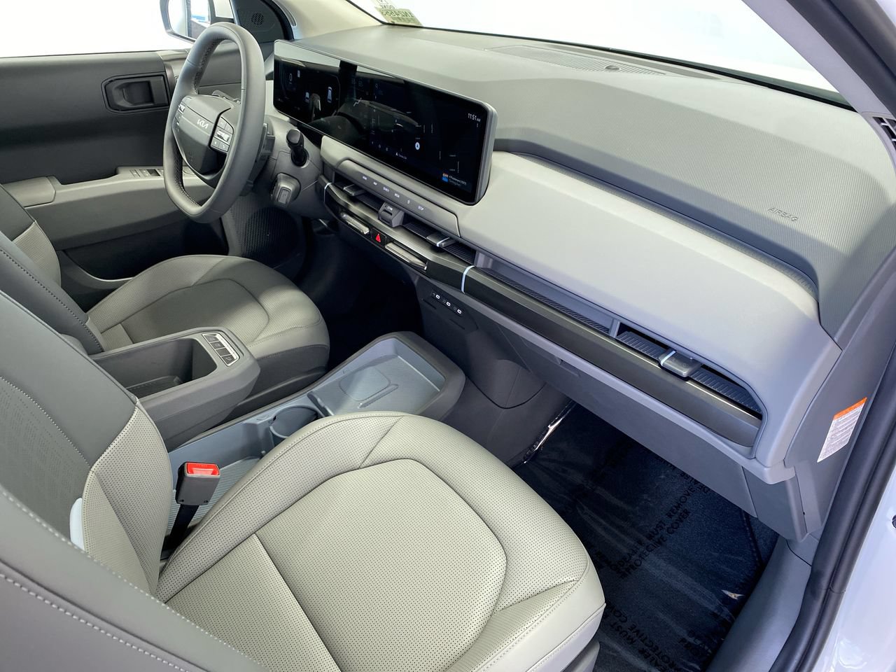 New 2027 Kia EV3 Wind FWD image 30