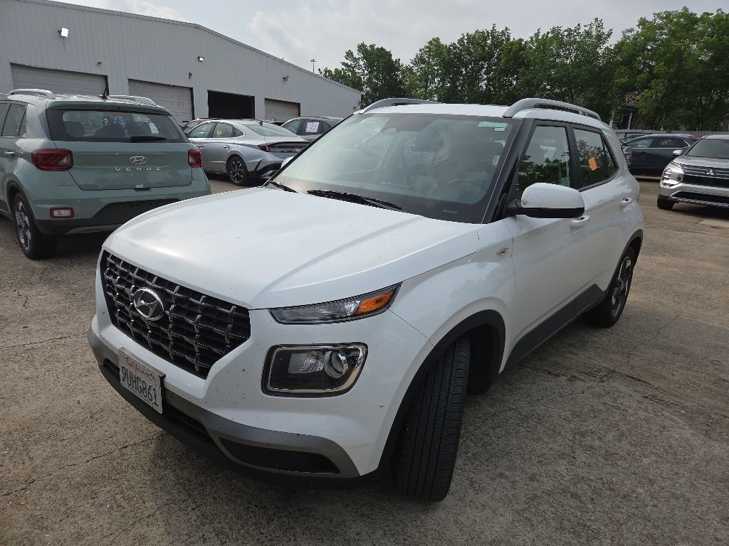 Used 2025 Hyundai Venue SEL