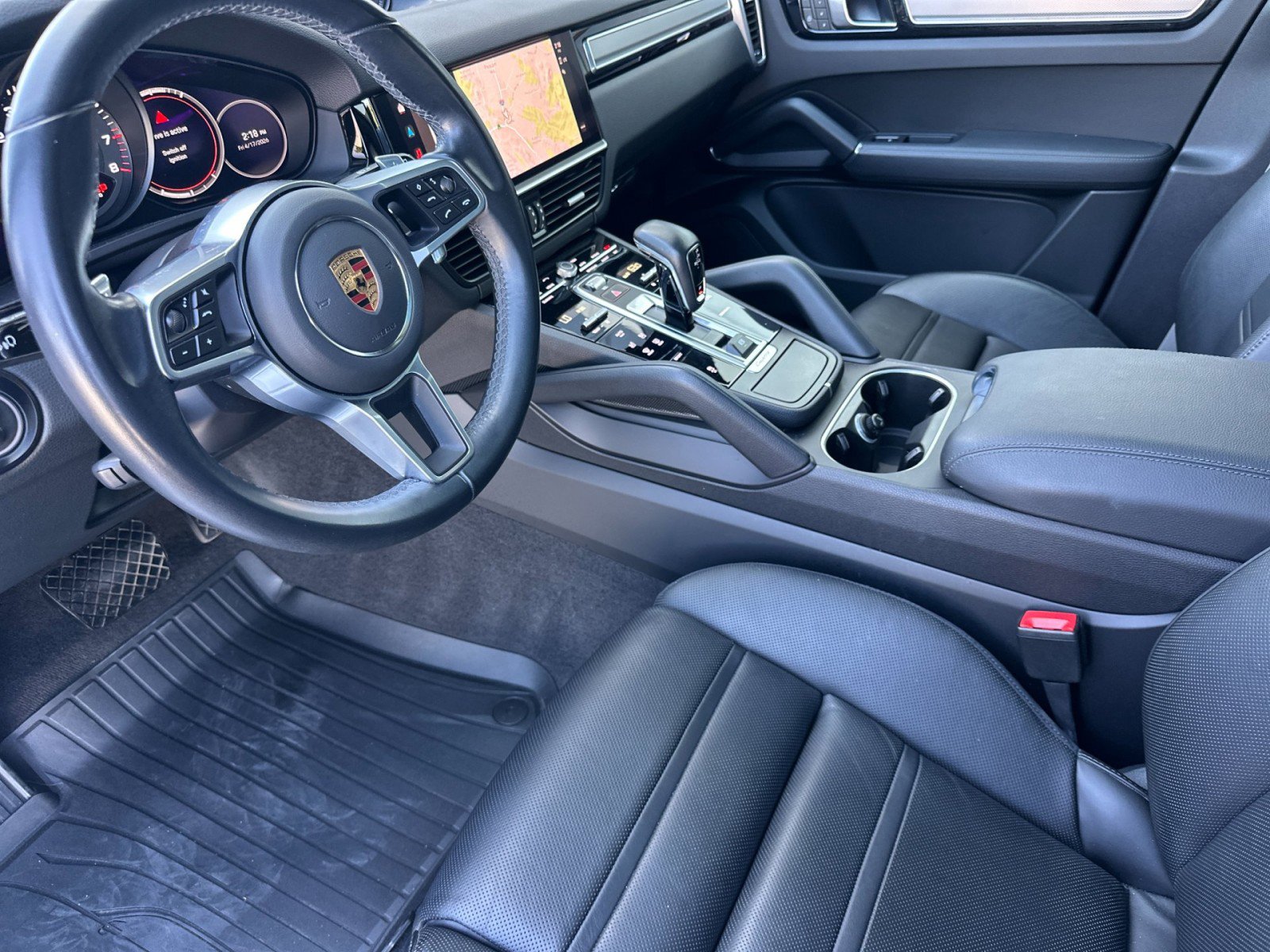 Used 2023 Porsche Cayenne Platinum Edition image 4