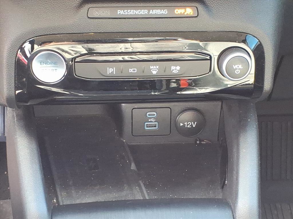 Used 2023 Ford Escape Platinum image 16