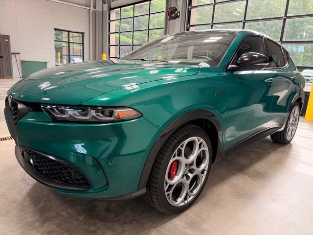 Used 2024 Alfa Romeo Tonale Veloce AWD/4WD image 4