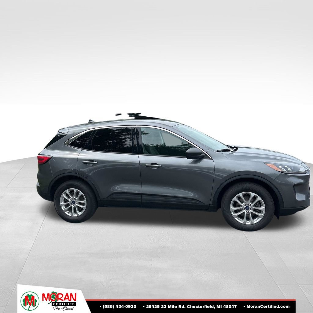 Used 2022 Ford Escape SE w/ Cold Weather Package AWD/4WD image 2