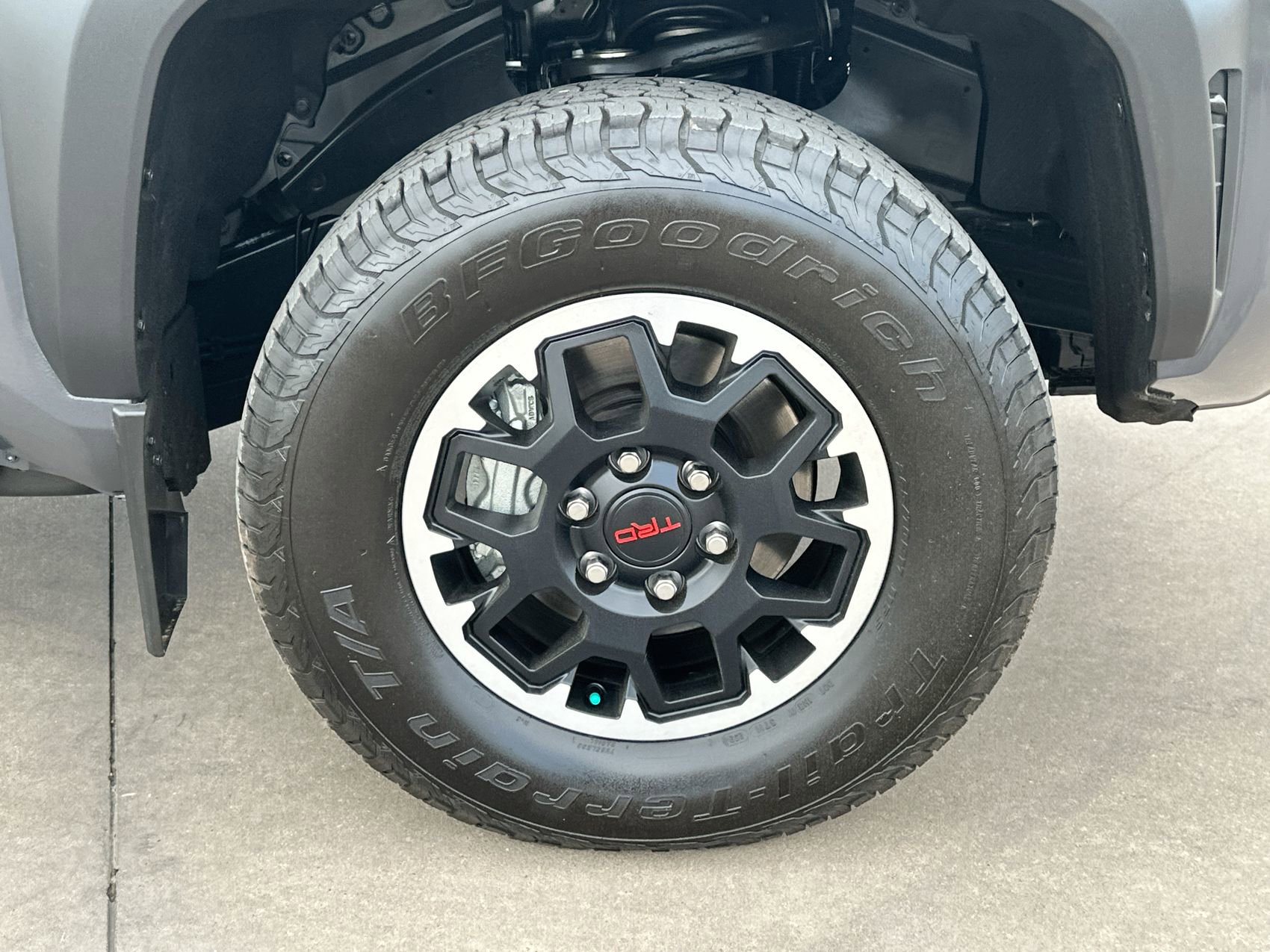 Used 2024 Toyota Tacoma TRD Off-Road AWD/4WD image 10