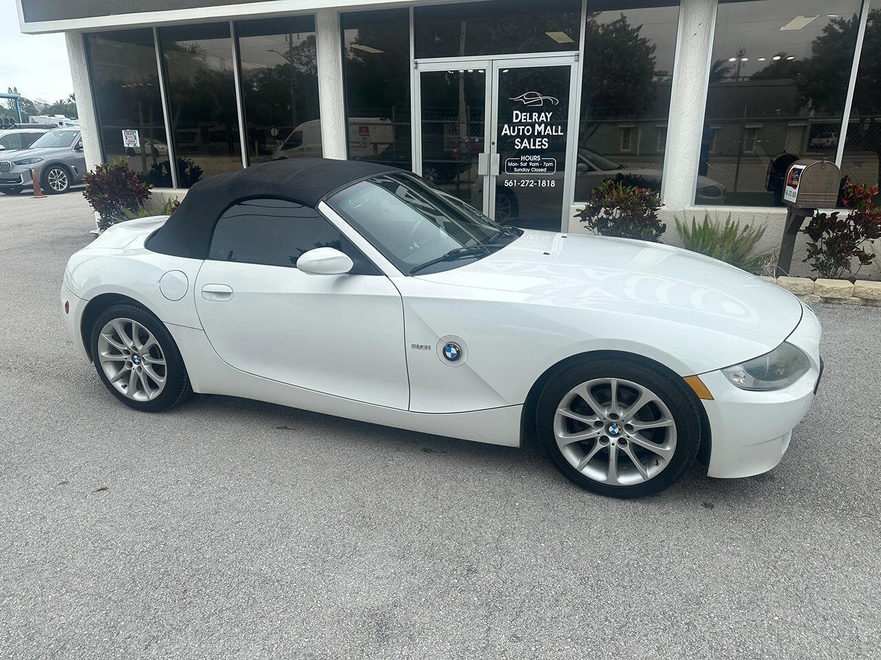 Used 2008 BMW Z4 3.0i RWD image 6