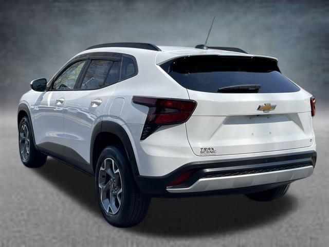 Used 2024 Chevrolet Trax LT w/ Driver Confidence Package image 21