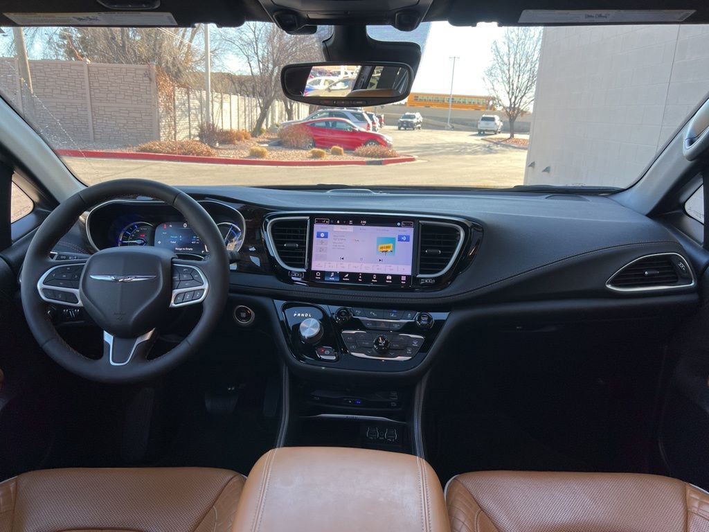 Certified 2022 Chrysler Pacifica Pinnacle image 21
