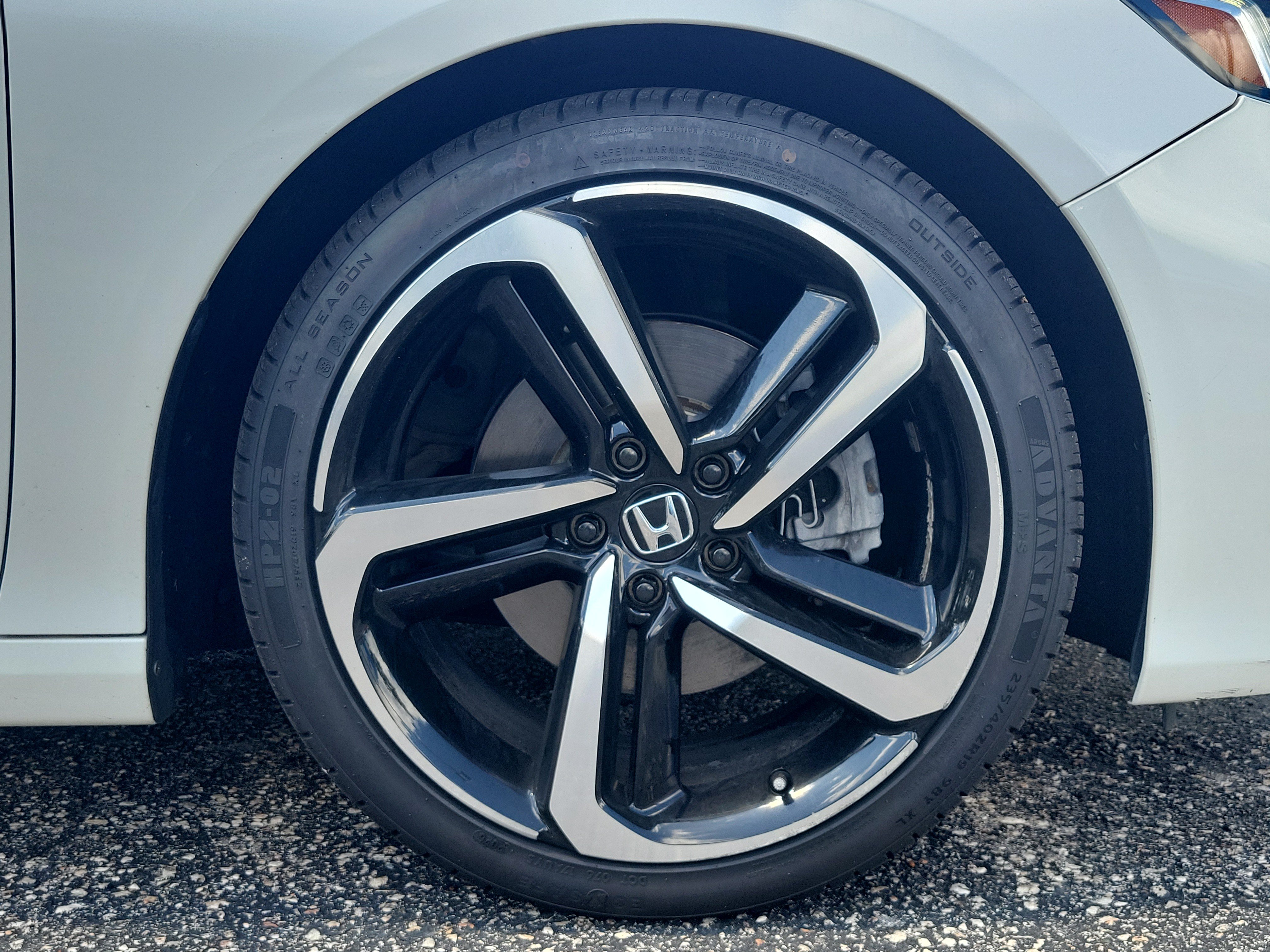 Used 2019 Honda Accord Sport image 9