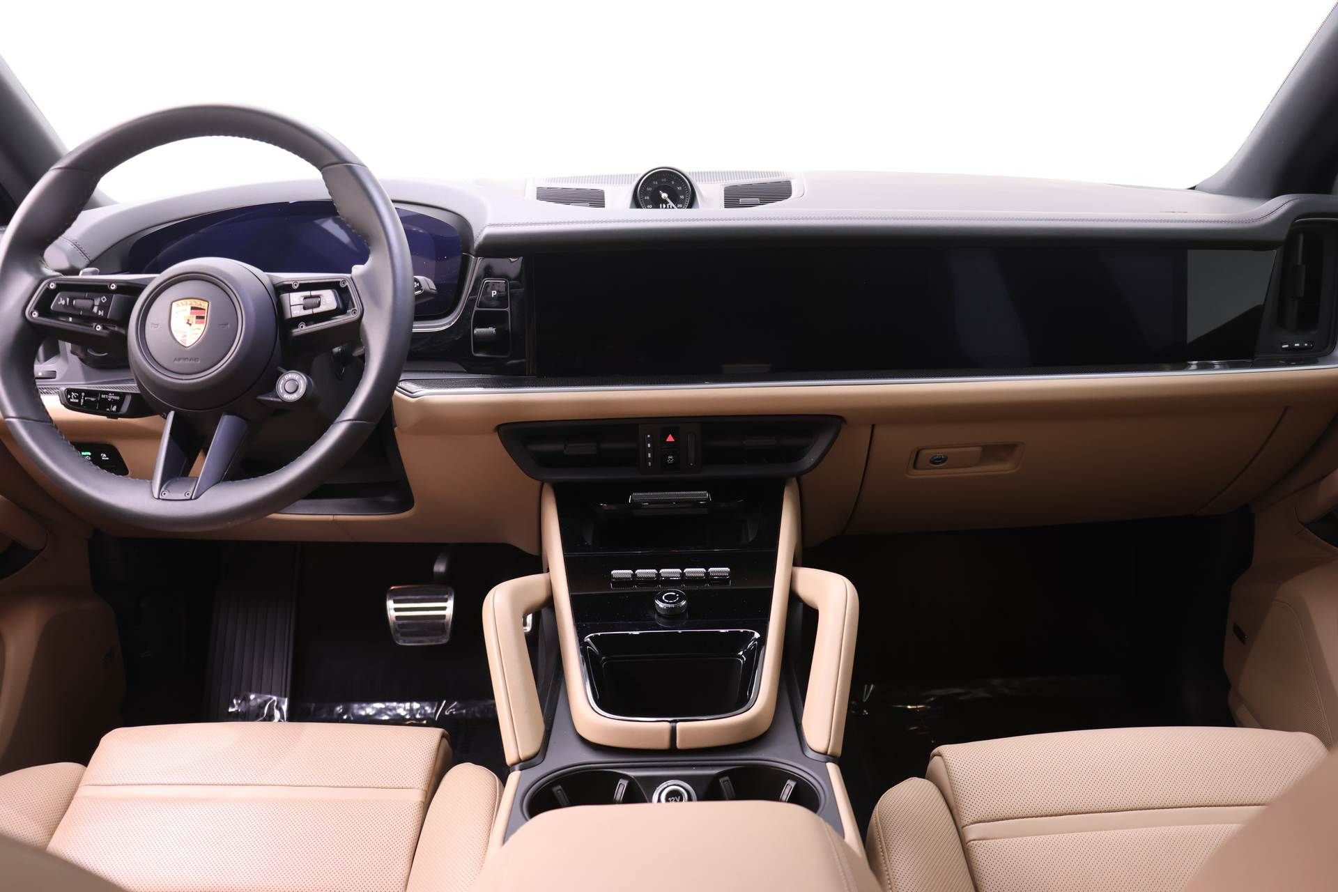 Certified 2025 Porsche Cayenne S image 19
