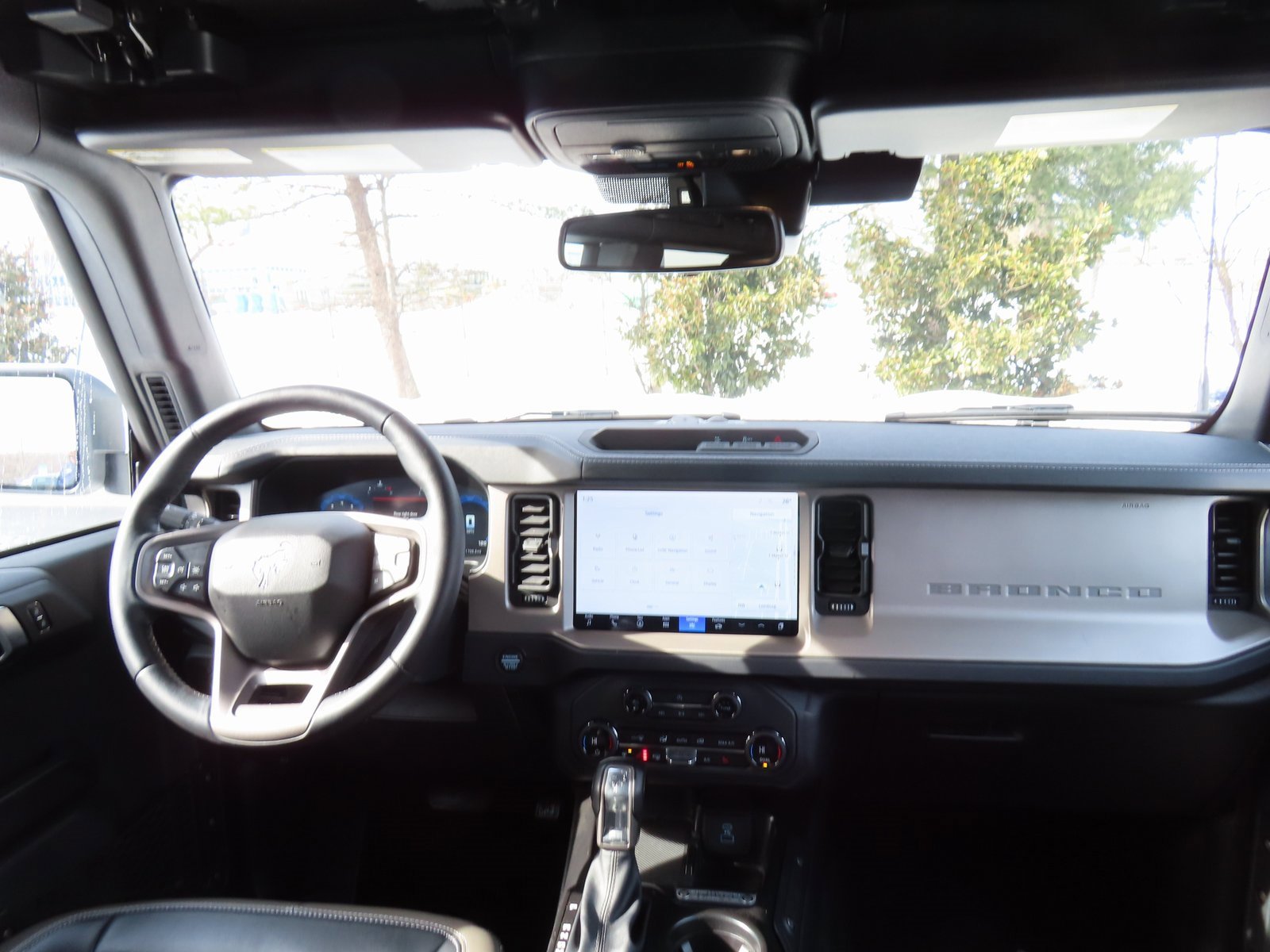 Used 2025 Ford Bronco Outer Banks image 15