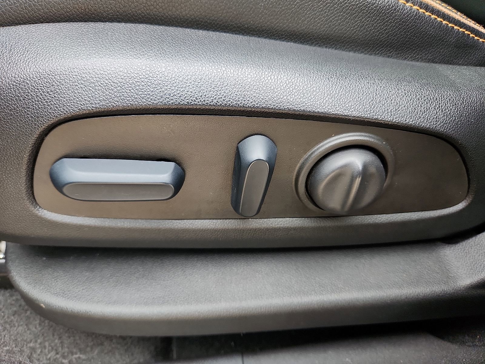 Used 2022 GMC Terrain AT4 w/ Tech Package image 15