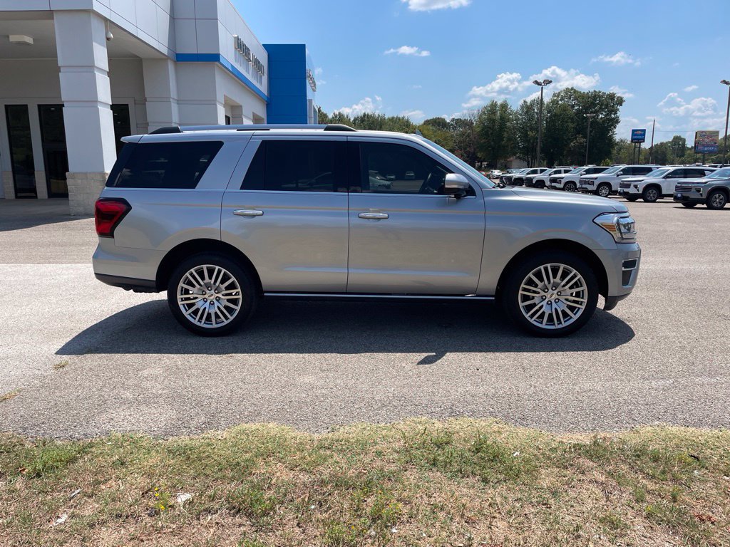 Used 2024 Ford Expedition Limited AWD/4WD image 7