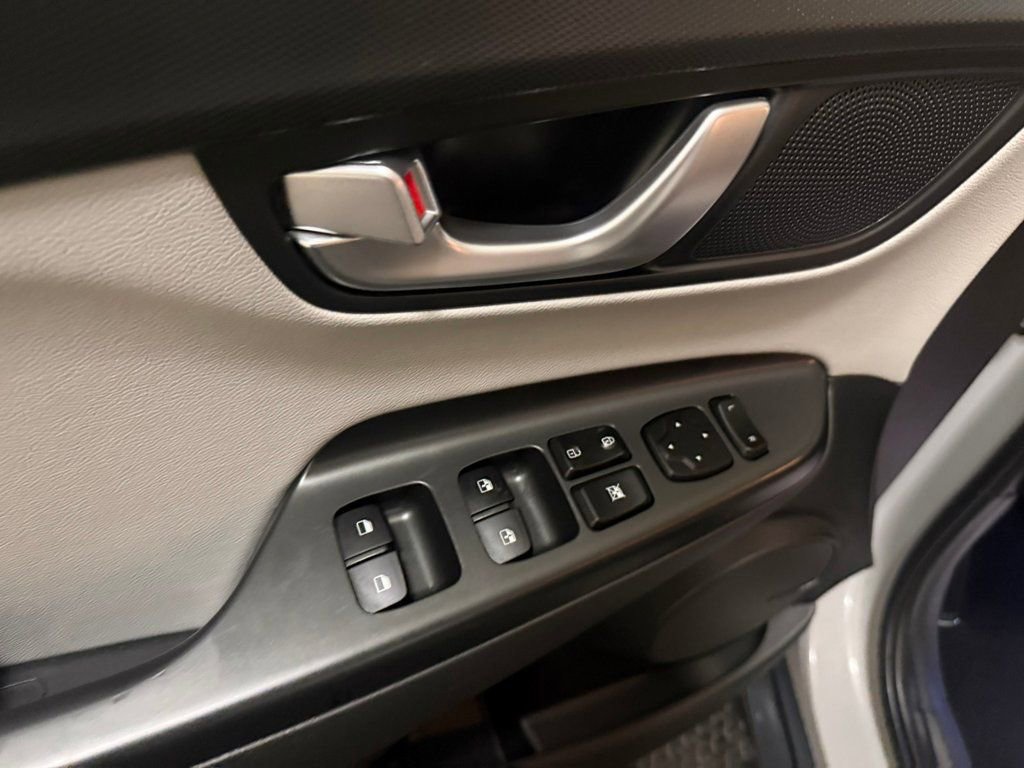 Certified 2023 Hyundai Kona Limited image 23