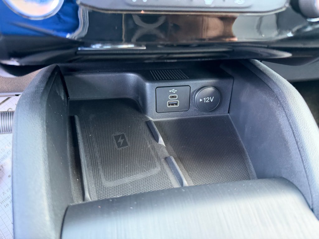 Used 2025 Ford Escape SE w/ PHEV Premium Package FWD image 13