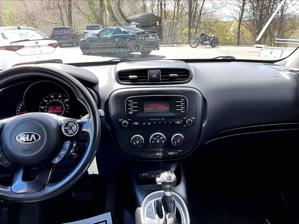 Used 2014 Kia Soul + FWD image 22