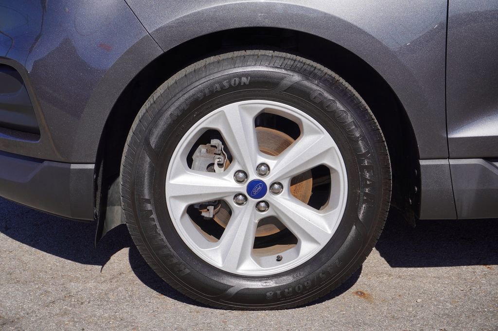 Used 2020 Ford Edge SE image 10