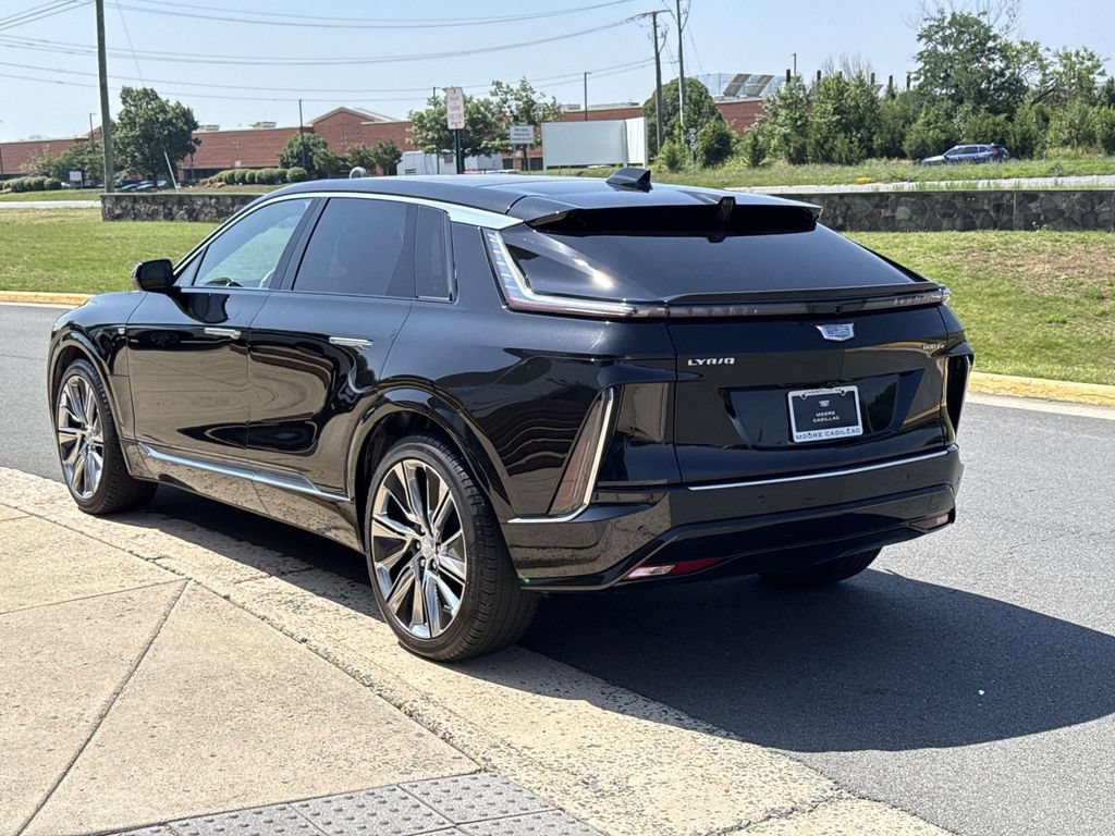 Certified 2025 Cadillac Lyriq Luxury w/ LPO, Floor Liner Package AWD/4WD image 23