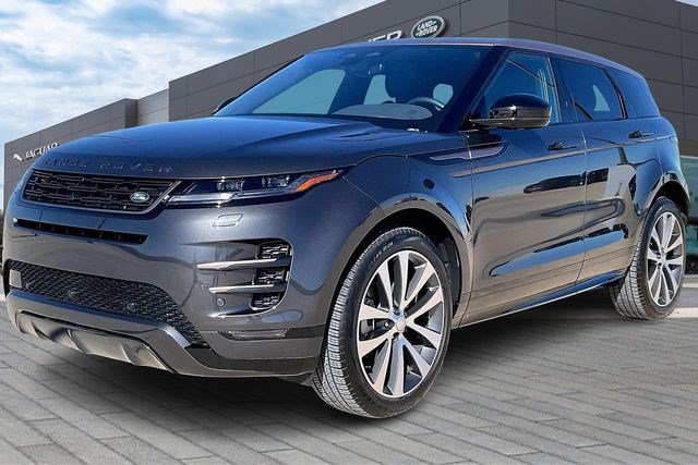 Used 2025 Land Rover Range Rover Evoque Dynamic SE AWD/4WD video 1