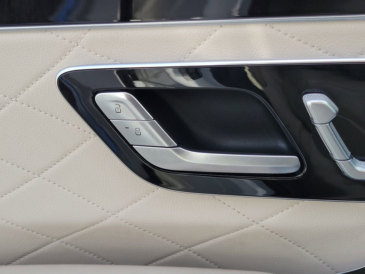 Certified 2022 Mercedes-Benz S 580 4MATIC Sedan image 26