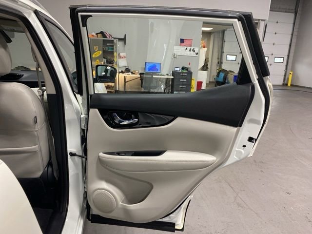 Certified 2022 Nissan Rogue Sport SL AWD/4WD image 26