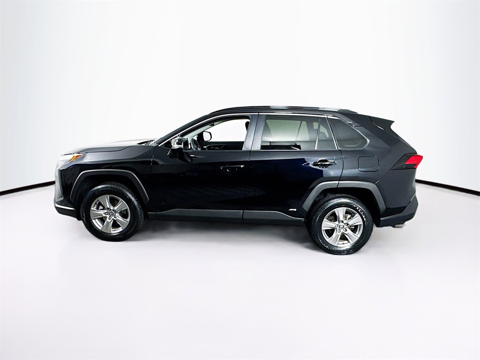 Used 2024 Toyota RAV4 XLE image 4